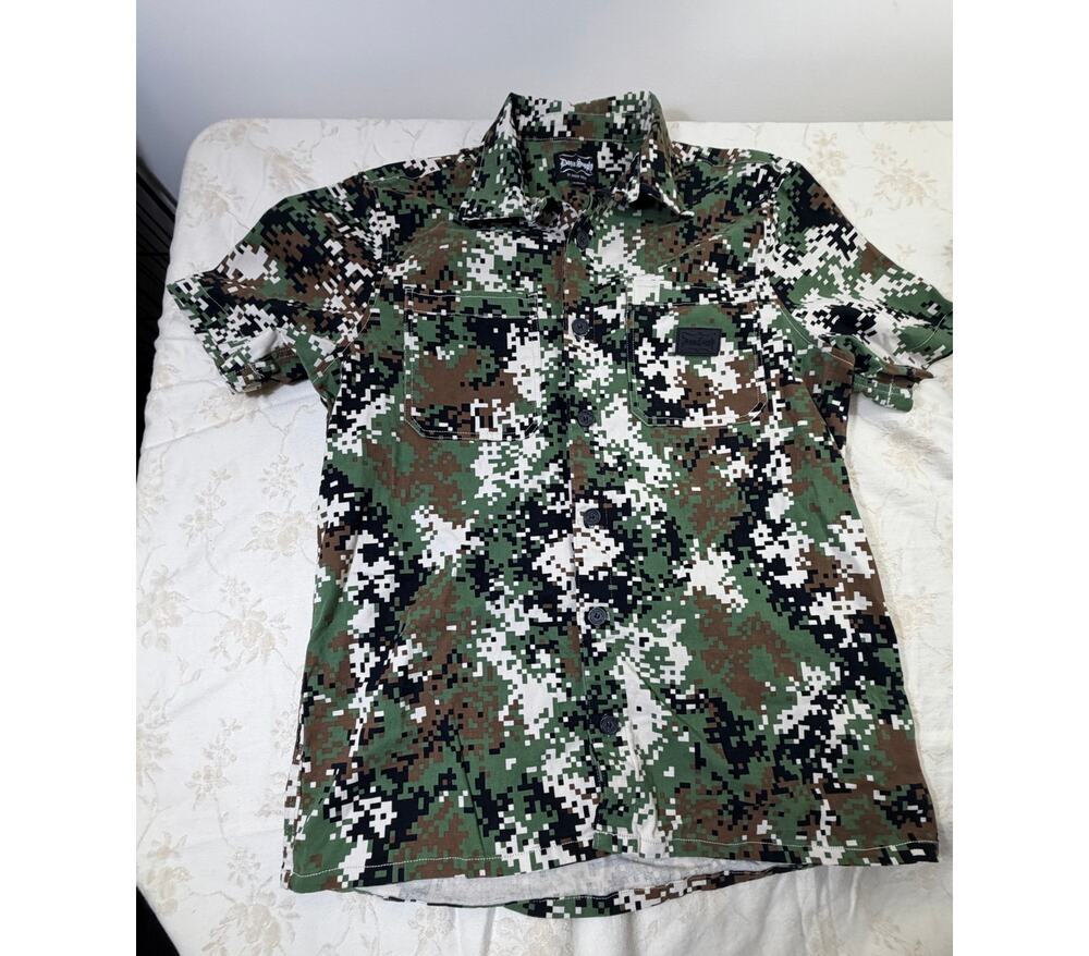 Dogg Supply by Snoop Dogg Men’s Large Digital Camo Button Up Shirt Hunting